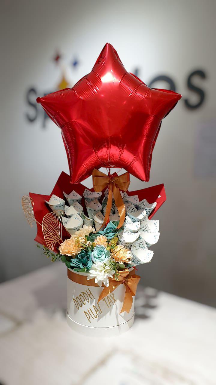 The money bouquet trend that's taking over weddings