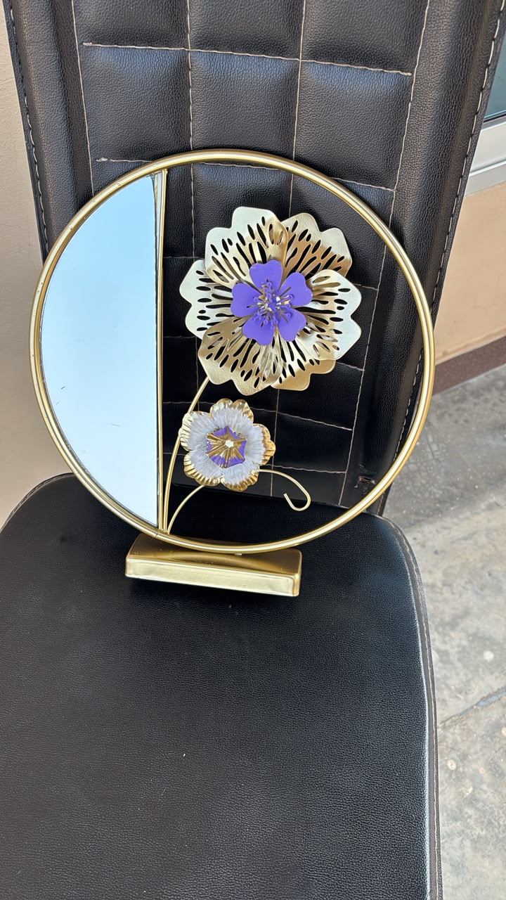 Metal Stand Round Decor